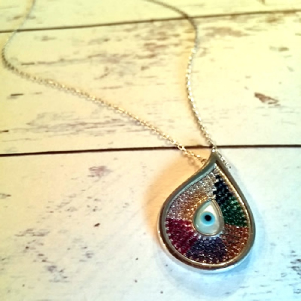 CHARMING WATER DROP SHAPE EYE NECKLACE